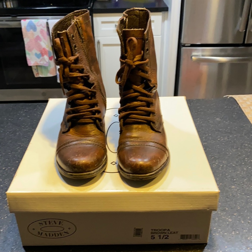 Women’s brown boots